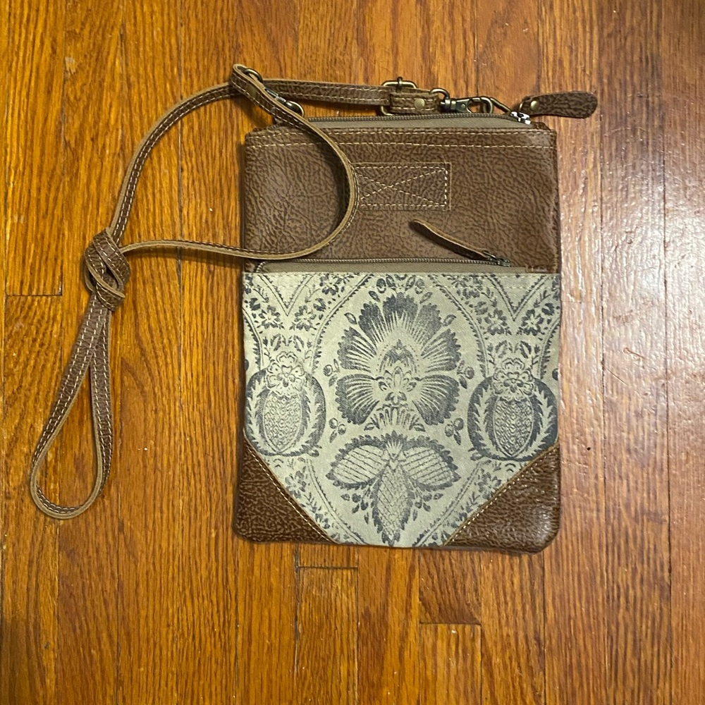 Myra Crossbody bag